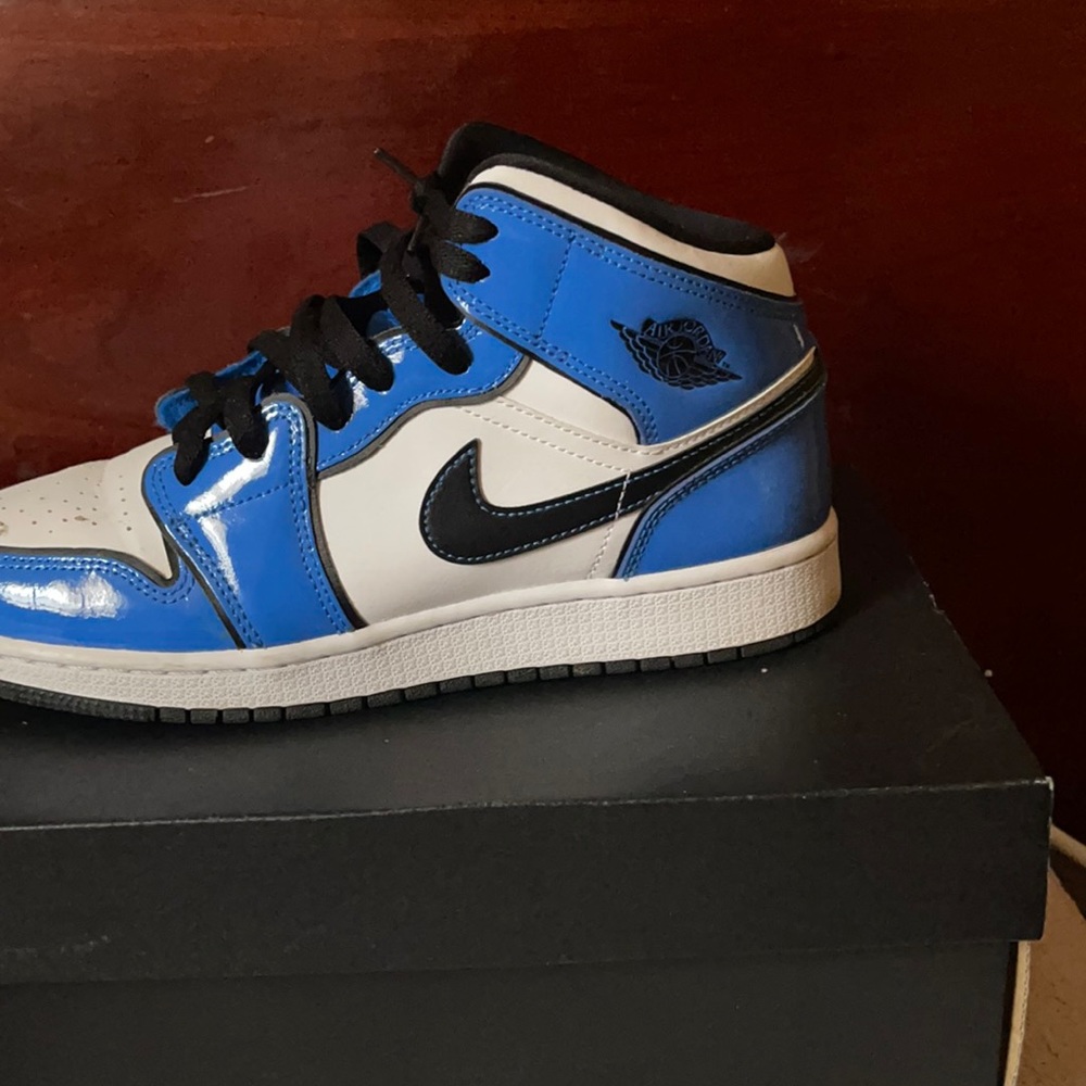 signal blue jordan 1